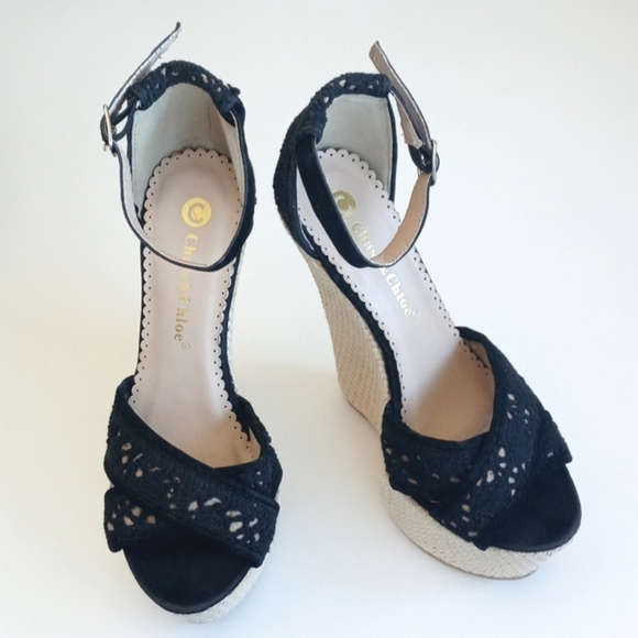 *Relisted* Chase & Chloe Women's Black Lace Criss Cross Toe Wedges Platforms 7 - Picture 6 of 16